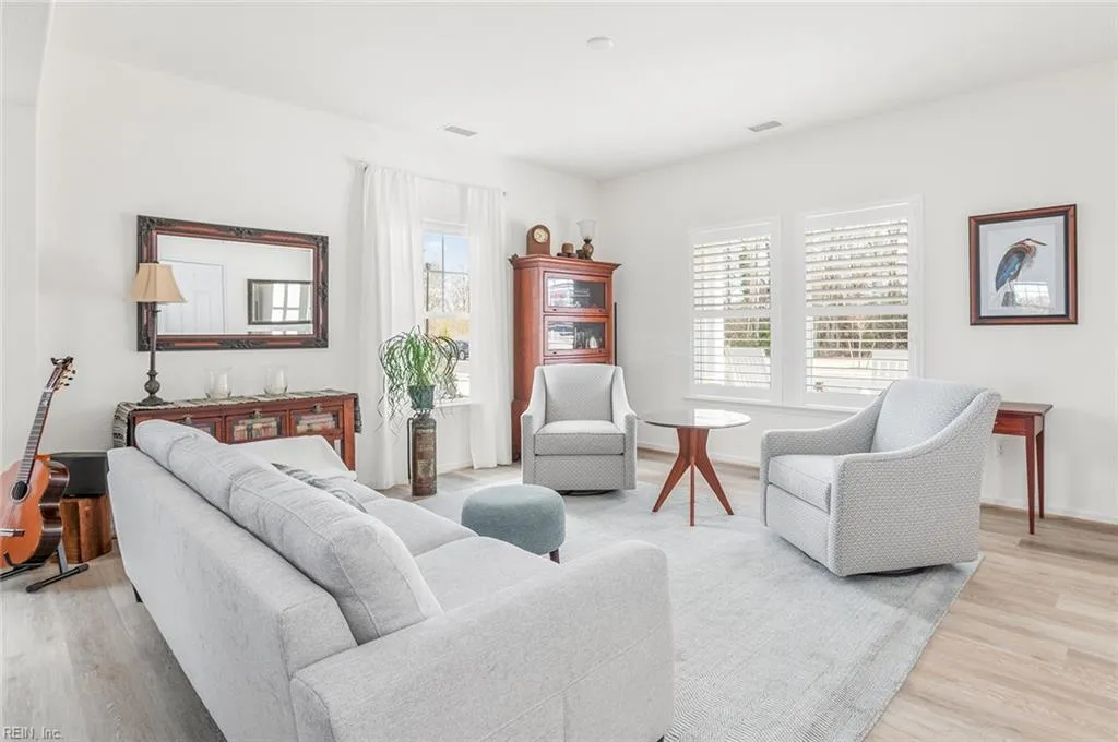 Suffolk, Virginia 23435, United States, 4 Bedrooms Bedrooms, ,3 BathroomsBathrooms,Residential,Pending,12359