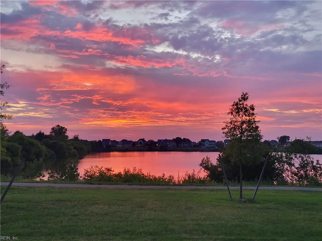 Suffolk, Virginia 23435, United States, 4 Bedrooms Bedrooms, ,3 BathroomsBathrooms,Residential,Pending,12359