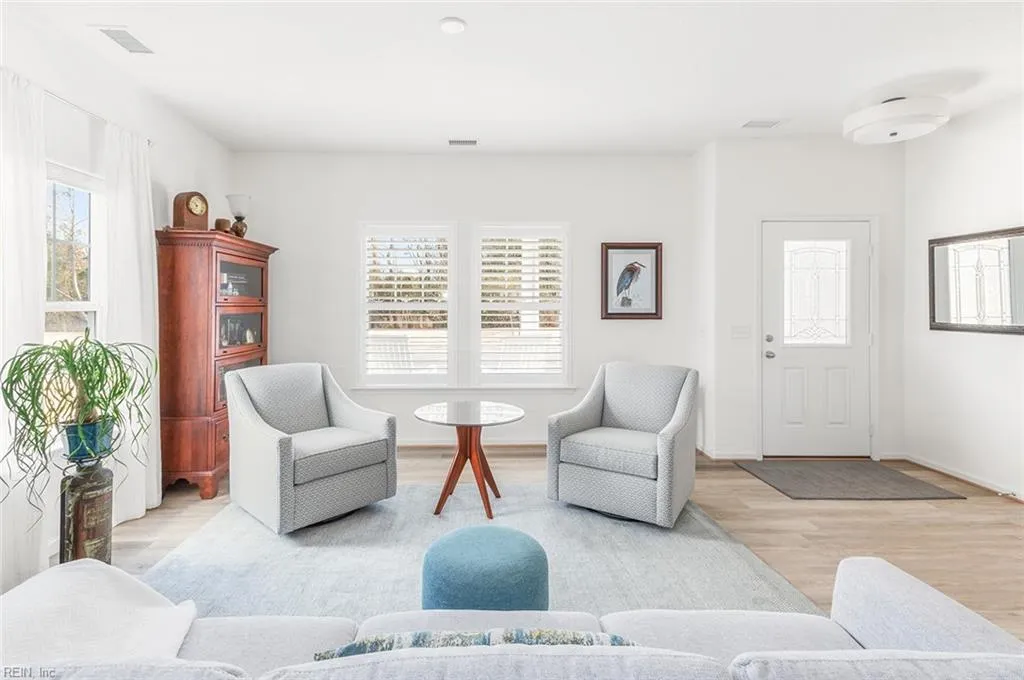 Suffolk, Virginia 23435, United States, 4 Bedrooms Bedrooms, ,3 BathroomsBathrooms,Residential,Pending,12359