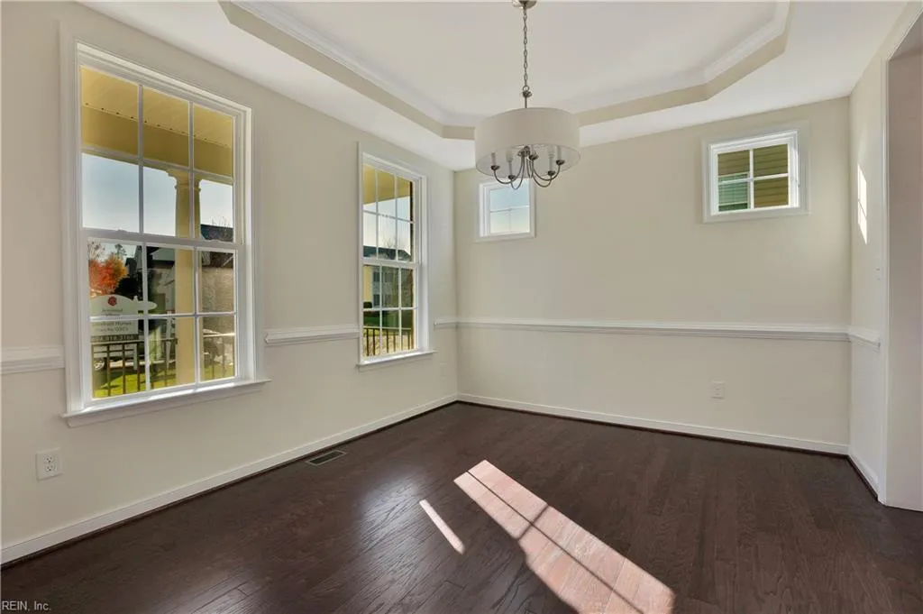 Suffolk, Virginia 23435, United States, 5 Bedrooms Bedrooms, ,4 BathroomsBathrooms,Residential,Pending,208545