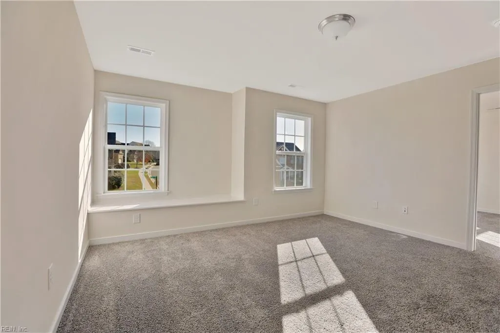 Suffolk, Virginia 23435, United States, 5 Bedrooms Bedrooms, ,4 BathroomsBathrooms,Residential,Pending,208545