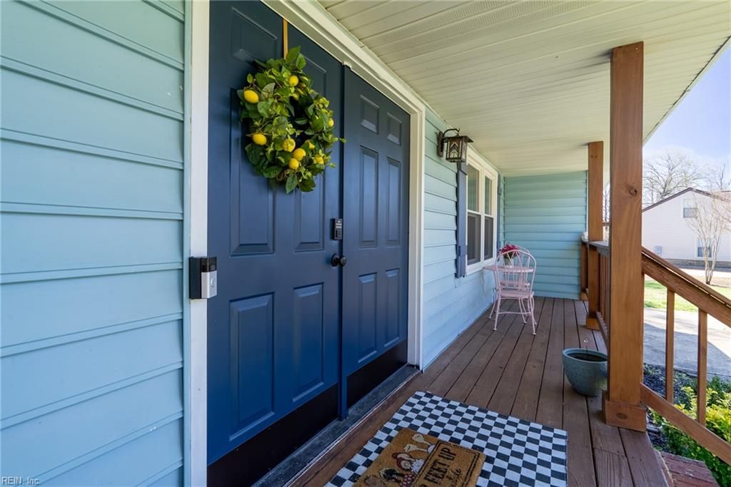 Photo of 627 Emerald Court, Chesapeake, VA 23320 (MLS # 10625337)