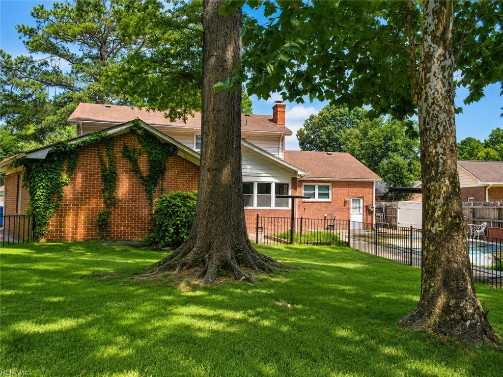 Photo of 316 Tudor Place, Chesapeake, VA 23325 (MLS # 10656972)