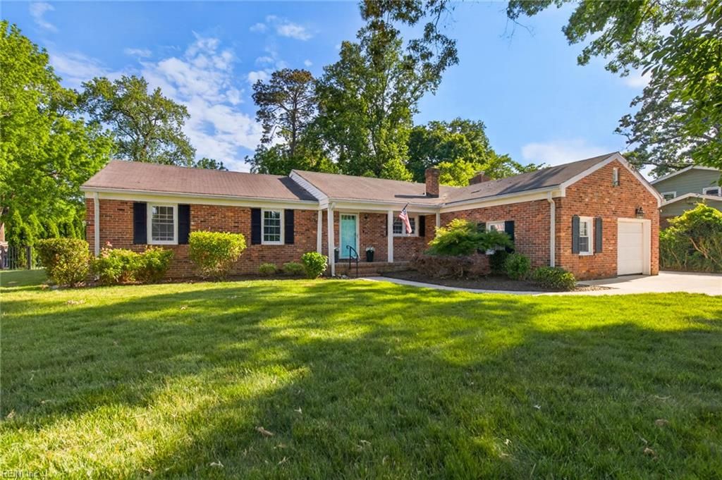 Photo of 4341 Two Woods Road, Virginia Beach, VA 23455 (MLS # 10635164)