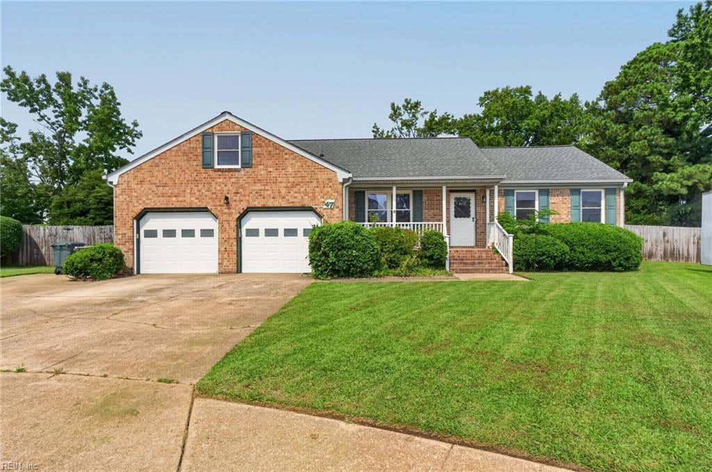 Photo of 47 W River Point Drive, Hampton, VA 23669 (MLS # 10648714)