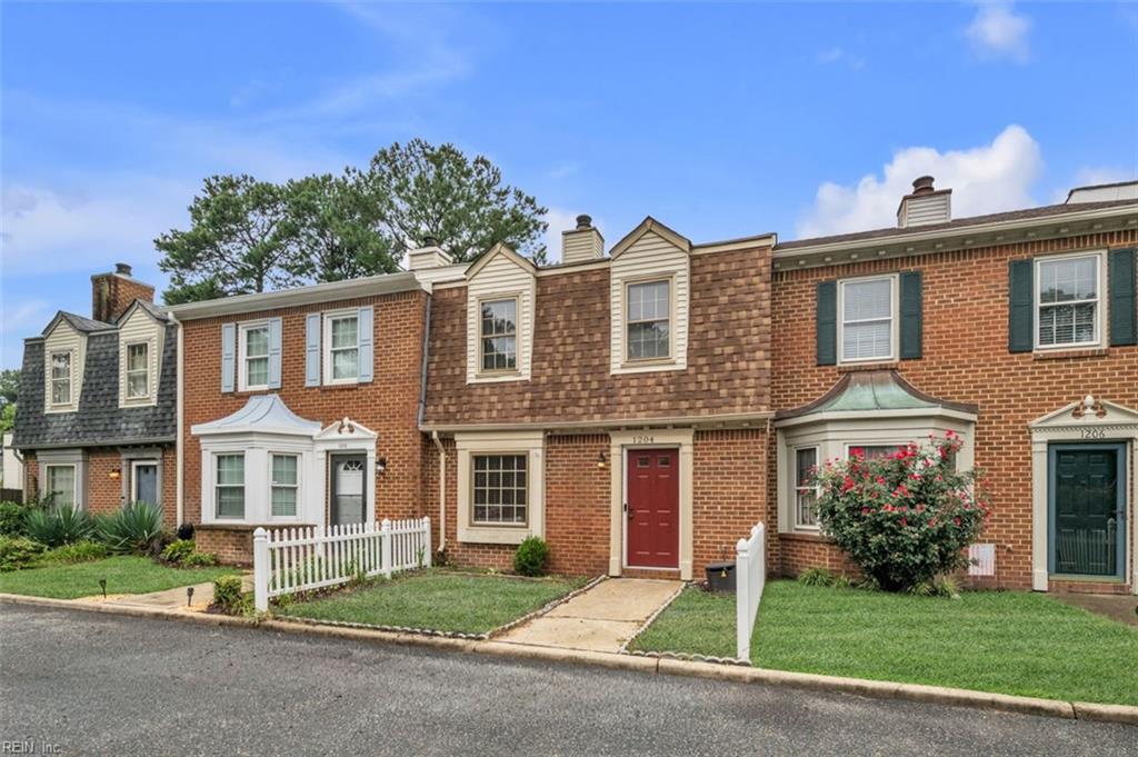 Photo of 1204 Cedar Mill Square, Chesapeake, VA 23320 (MLS # 10648199)