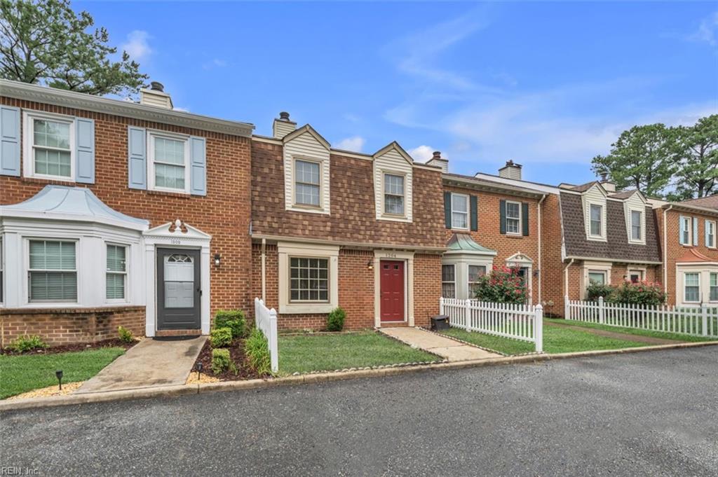 Photo of 1204 Cedar Mill Square, Chesapeake, VA 23320 (MLS # 10648199)