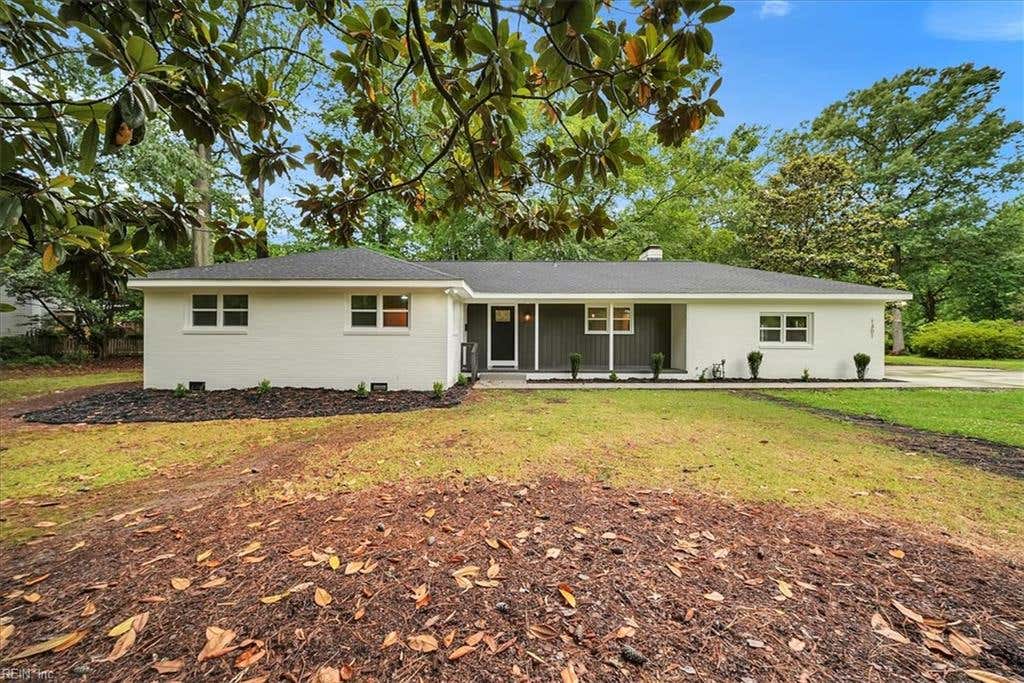 Photo of 1301 Lakeside Road, Virginia Beach, VA 23455 (MLS # 10640256)
