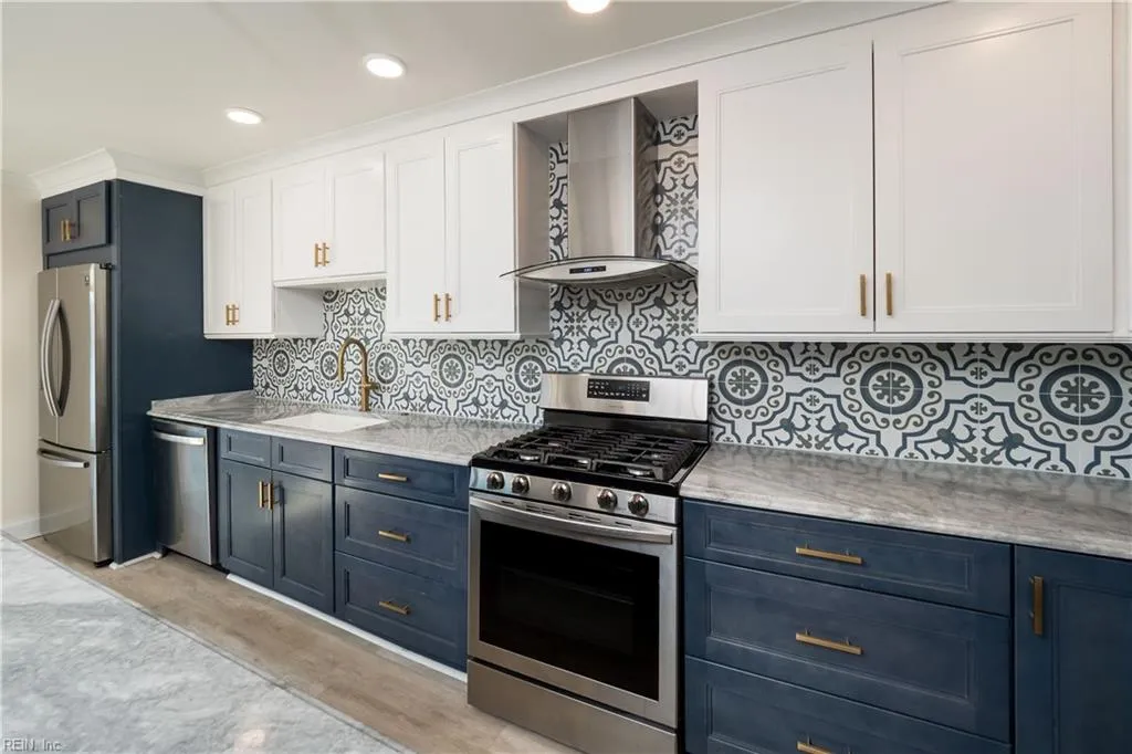 Virginia Beach, Virginia 23451, United States, 2 Bedrooms Bedrooms, ,2 BathroomsBathrooms,Residential,Pending,16225