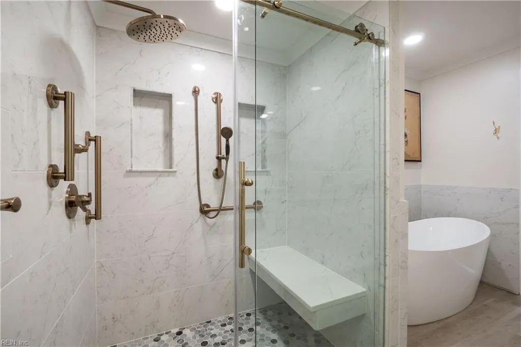 Virginia Beach, Virginia 23451, United States, 2 Bedrooms Bedrooms, ,2 BathroomsBathrooms,Residential,Pending,16225