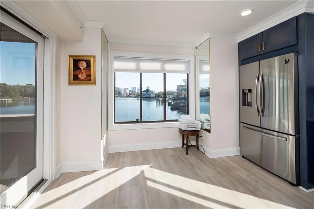 Virginia Beach, Virginia 23451, United States, 2 Bedrooms Bedrooms, ,2 BathroomsBathrooms,Residential,Pending,16225