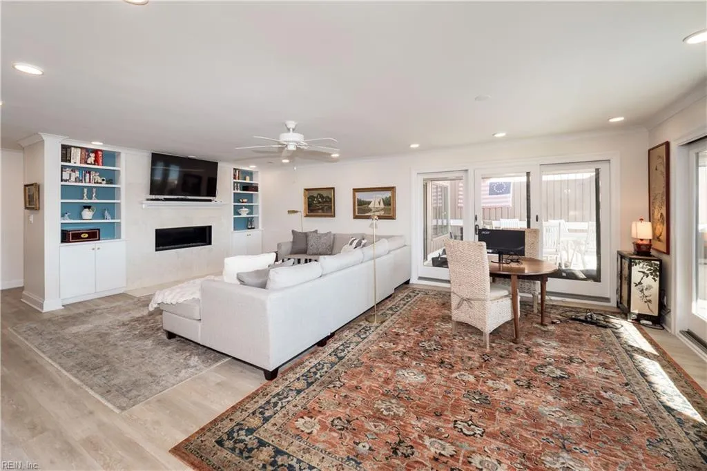 Virginia Beach, Virginia 23451, United States, 2 Bedrooms Bedrooms, ,2 BathroomsBathrooms,Residential,Pending,16225