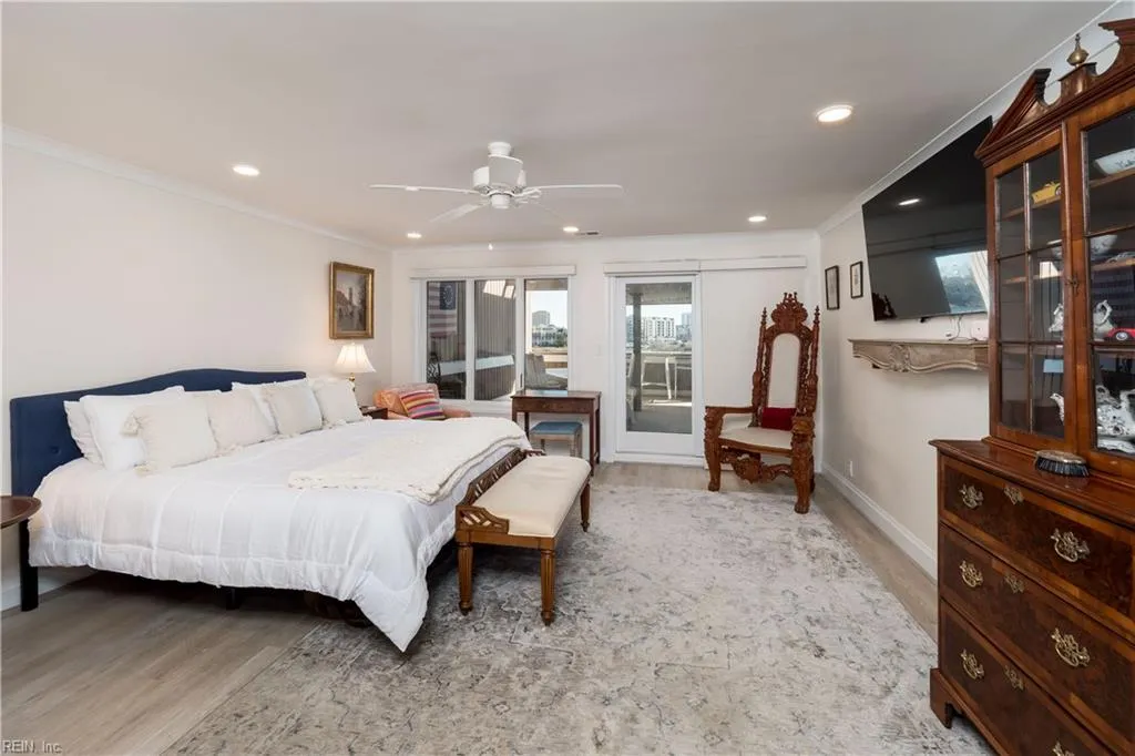 Virginia Beach, Virginia 23451, United States, 2 Bedrooms Bedrooms, ,2 BathroomsBathrooms,Residential,Pending,16225