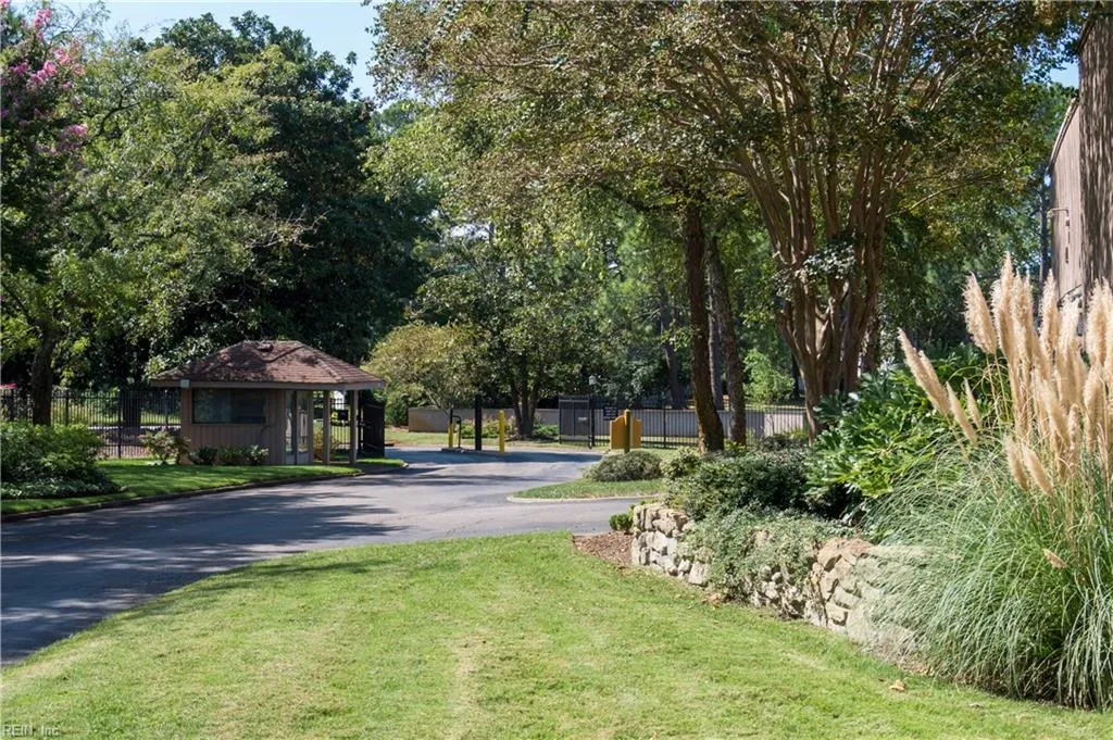 Virginia Beach, Virginia 23451, United States, 2 Bedrooms Bedrooms, ,2 BathroomsBathrooms,Residential,Pending,16225