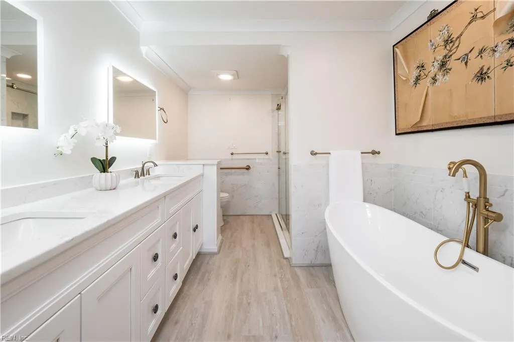 Virginia Beach, Virginia 23451, United States, 2 Bedrooms Bedrooms, ,2 BathroomsBathrooms,Residential,Pending,16225