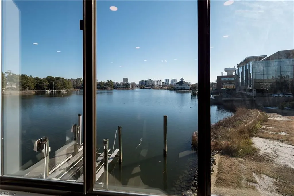 Virginia Beach, Virginia 23451, United States, 2 Bedrooms Bedrooms, ,2 BathroomsBathrooms,Residential,Pending,16225