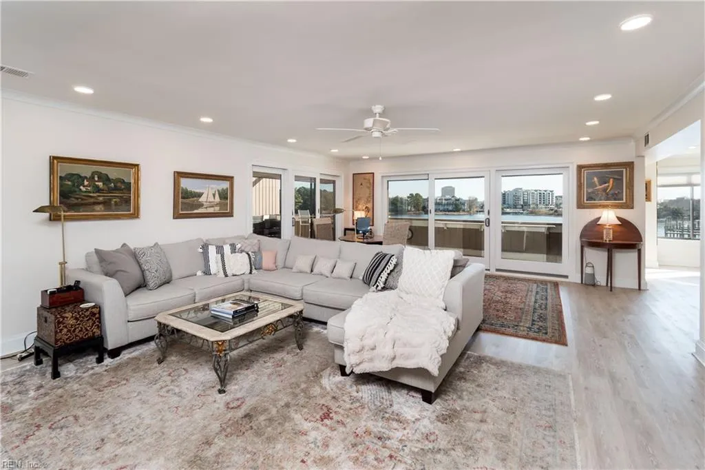 Virginia Beach, Virginia 23451, United States, 2 Bedrooms Bedrooms, ,2 BathroomsBathrooms,Residential,Pending,16225