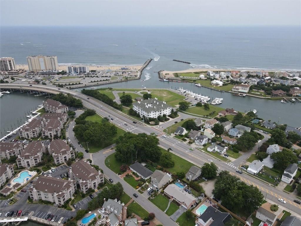 Photo of 508 General Booth Boulevard, Virginia Beach, VA 23451 (MLS # 10618967)