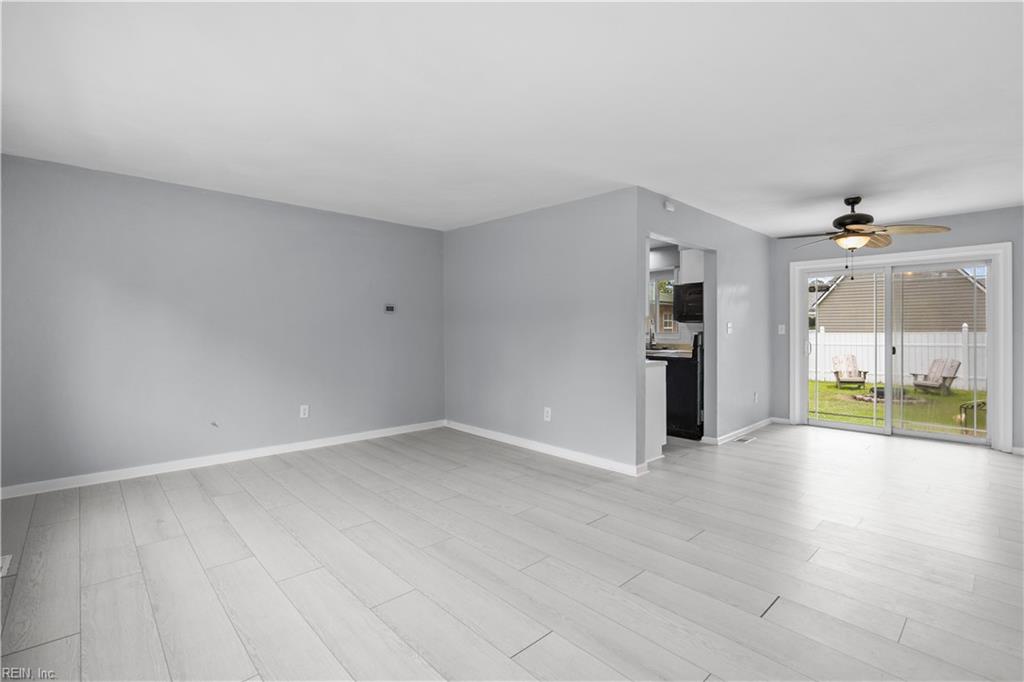 528 Lavender LN
