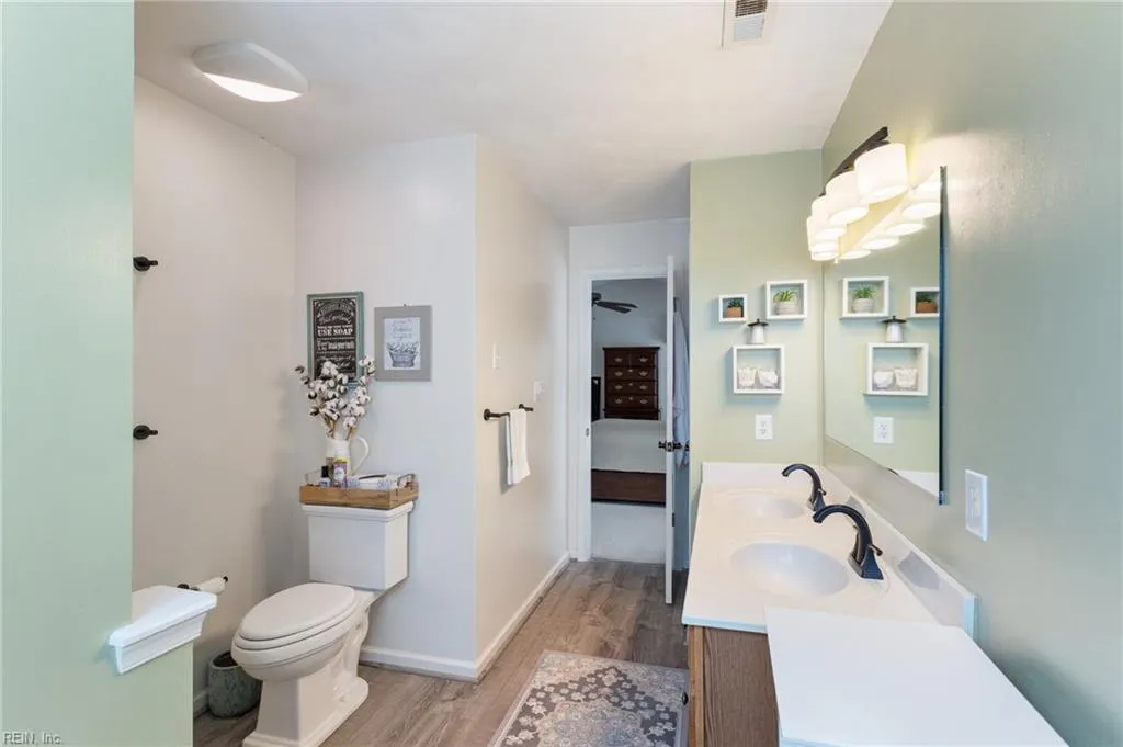 Suffolk, Virginia 23434, United States, 4 Bedrooms Bedrooms, ,3 BathroomsBathrooms,Residential,Active,142994