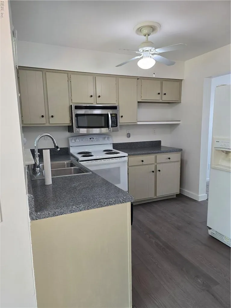 Virginia Beach, Virginia 23456, United States, 3 Bedrooms Bedrooms, ,3 BathroomsBathrooms,Residential,Active,120011