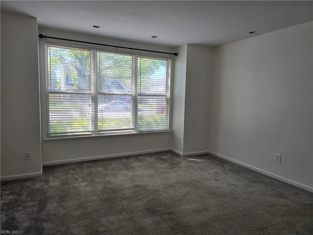 Virginia Beach, Virginia 23456, United States, 3 Bedrooms Bedrooms, ,3 BathroomsBathrooms,Residential,Active,120011