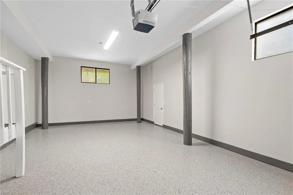 Virginia Beach, Virginia 23456, United States, 6 Bedrooms Bedrooms, ,3 BathroomsBathrooms,Residential,Active,250514