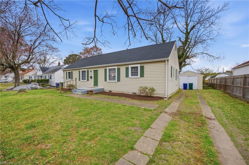 Photo of 21 Langley Avenue, Newport News, VA 23601 (MLS # 10624987)
