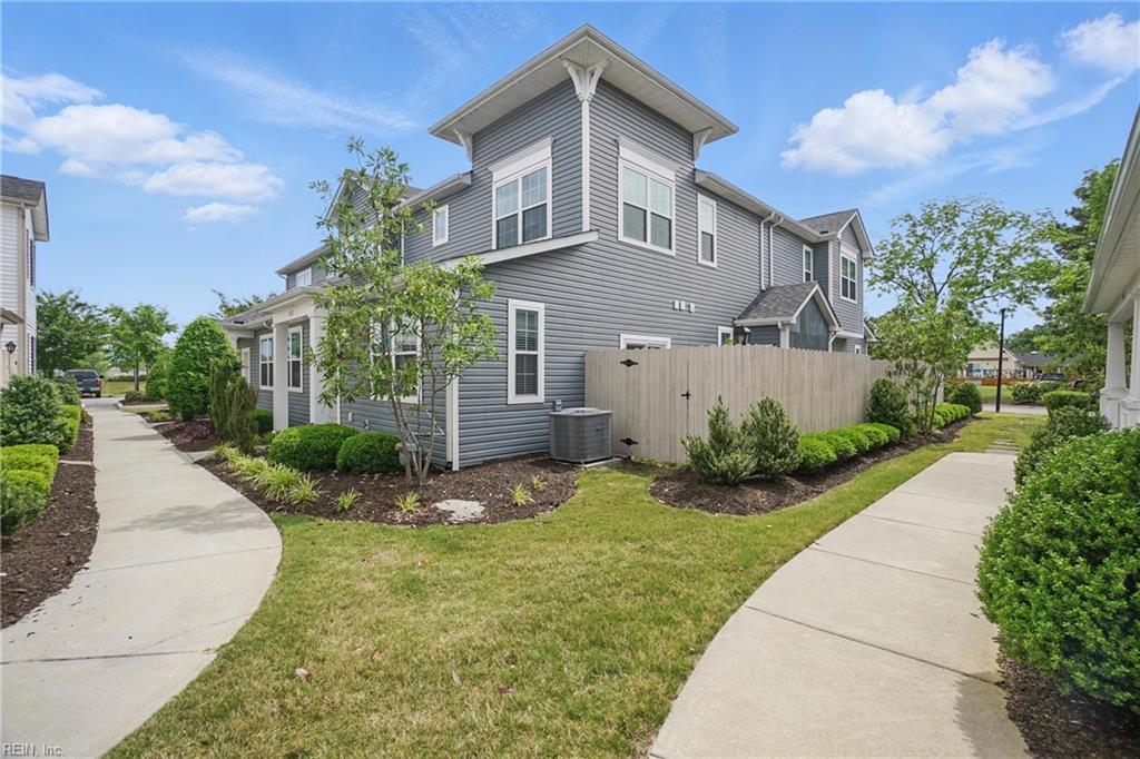 5113 Elsie DR
