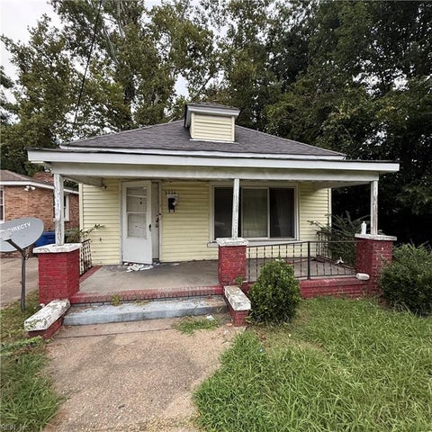 Photo of 3216 Oak Avenue, Newport News, VA 23607 (MLS # 10653725)