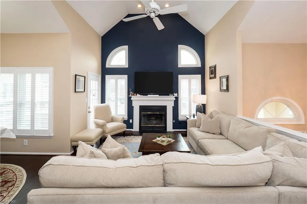 Virginia Beach, Virginia 23454, United States, 2 Bedrooms Bedrooms, ,3 BathroomsBathrooms,Residential,Active,181730