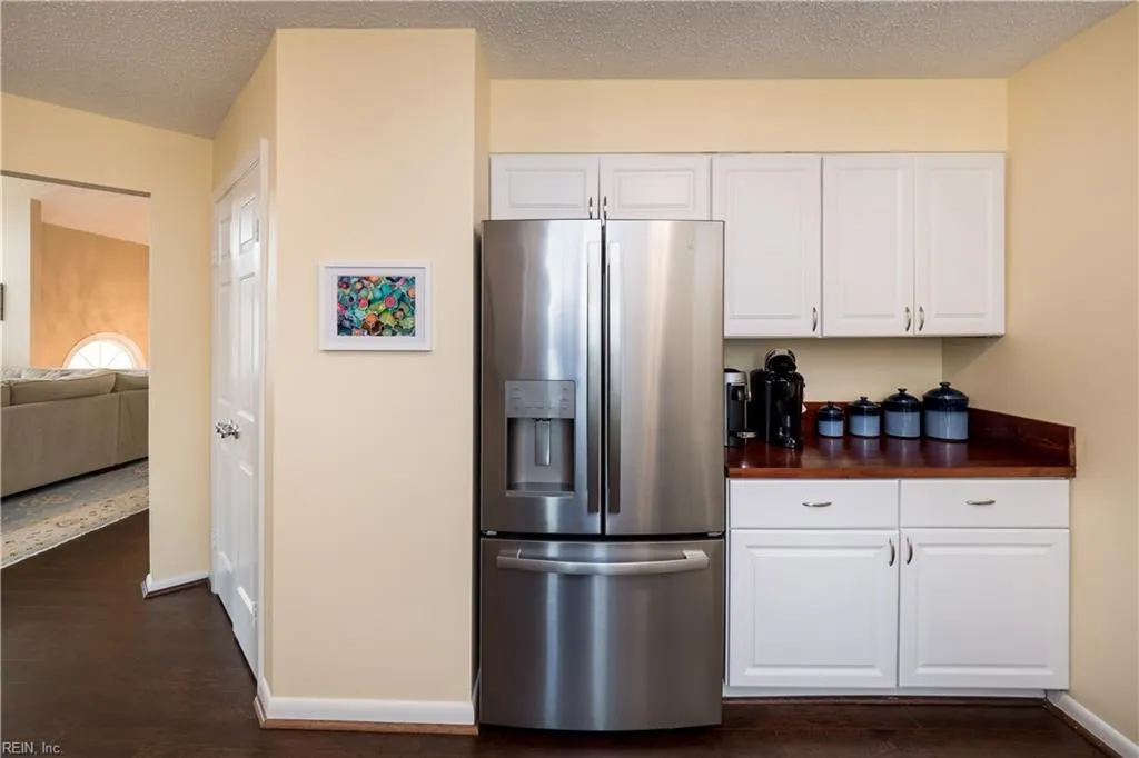 Virginia Beach, Virginia 23454, United States, 2 Bedrooms Bedrooms, ,3 BathroomsBathrooms,Residential,Active,181730