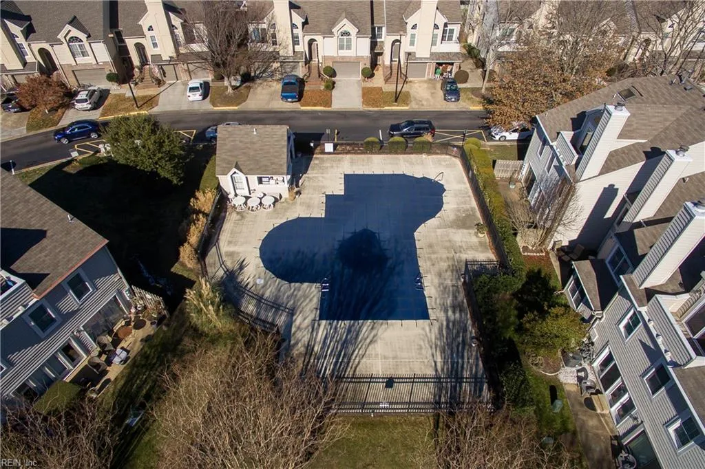 Virginia Beach, Virginia 23454, United States, 2 Bedrooms Bedrooms, ,3 BathroomsBathrooms,Residential,Active,181730