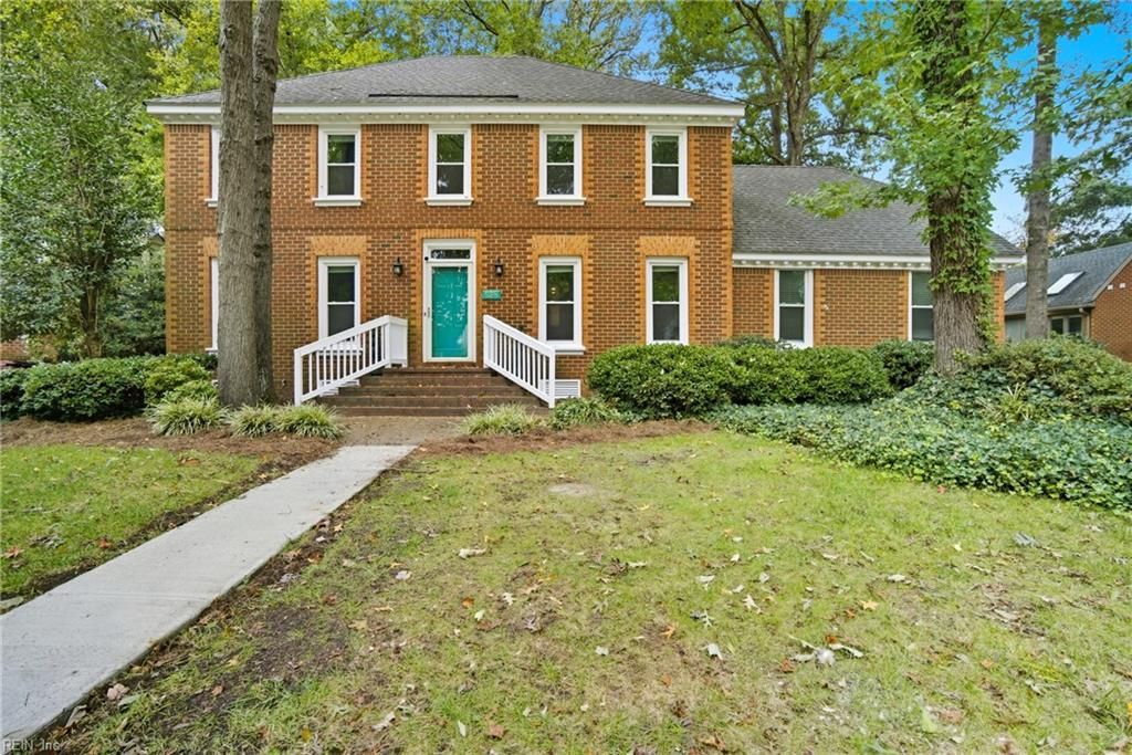 Photo of 528 Wickwood Drive, Chesapeake, VA 23322 (MLS # 10616161)