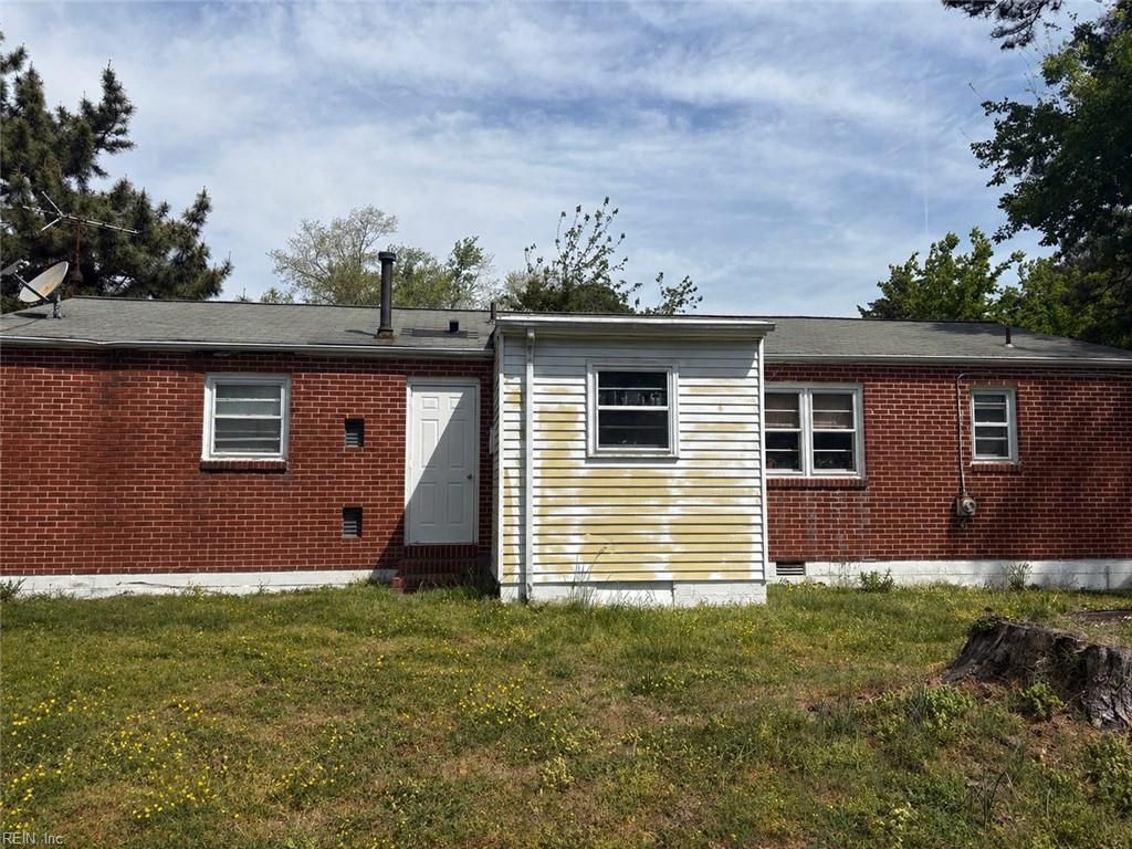 Photo of 502 Regina Court, Hampton, VA 23669 (MLS # 10633292)