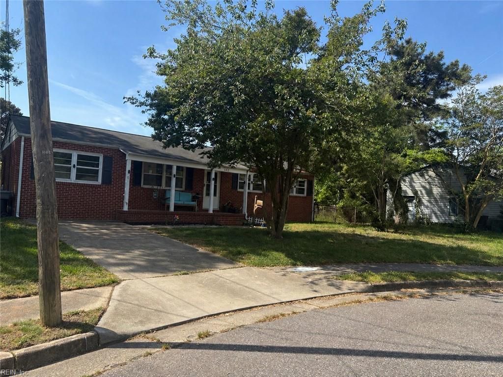 Photo of 502 Regina Court, Hampton, VA 23669 (MLS # 10633292)