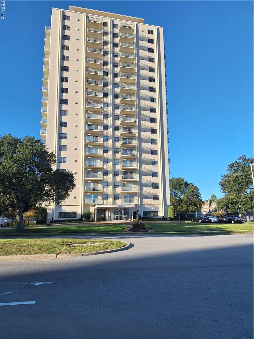Photo of 1 Crawford Parkway #1006, Portsmouth, VA 23704 (MLS # 10613186)