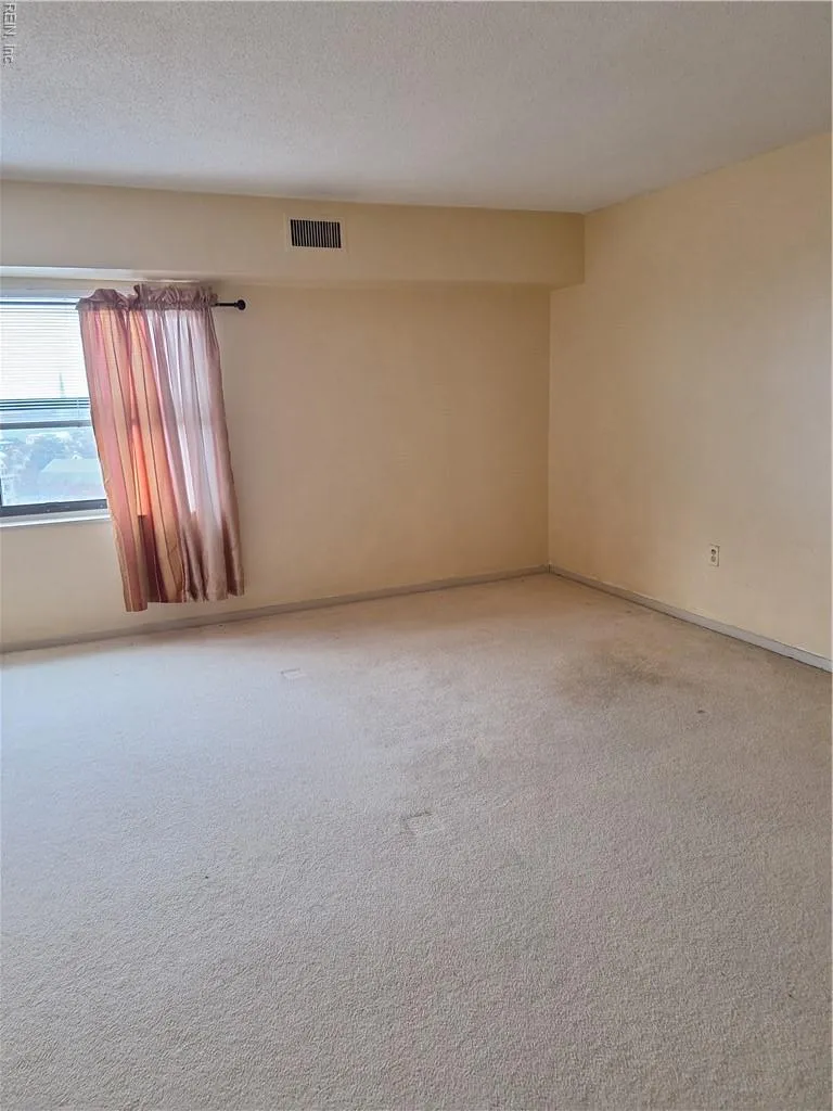 Portsmouth, Virginia 23704, United States, 1 Bedroom Bedrooms, ,2 BathroomsBathrooms,Residential,Active,254455