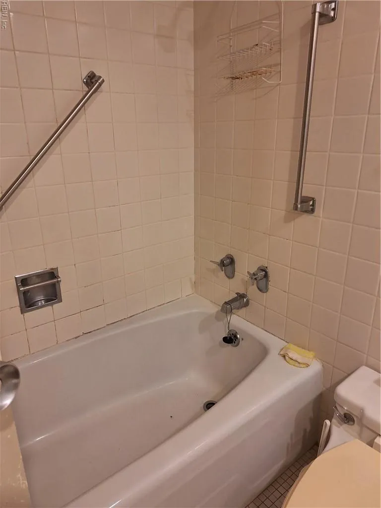 Portsmouth, Virginia 23704, United States, 1 Bedroom Bedrooms, ,2 BathroomsBathrooms,Residential,Active,254455