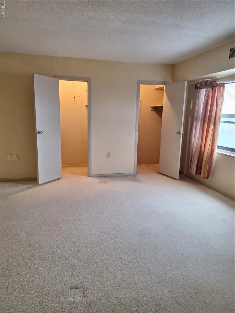 Portsmouth, Virginia 23704, United States, 1 Bedroom Bedrooms, ,2 BathroomsBathrooms,Residential,Active,254455