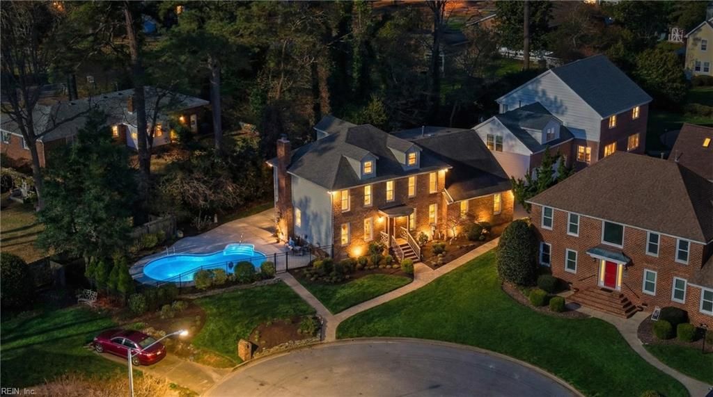 Photo of 1701 Hepplewhite Mews, Virginia Beach, VA 23455 (MLS # 10626017)