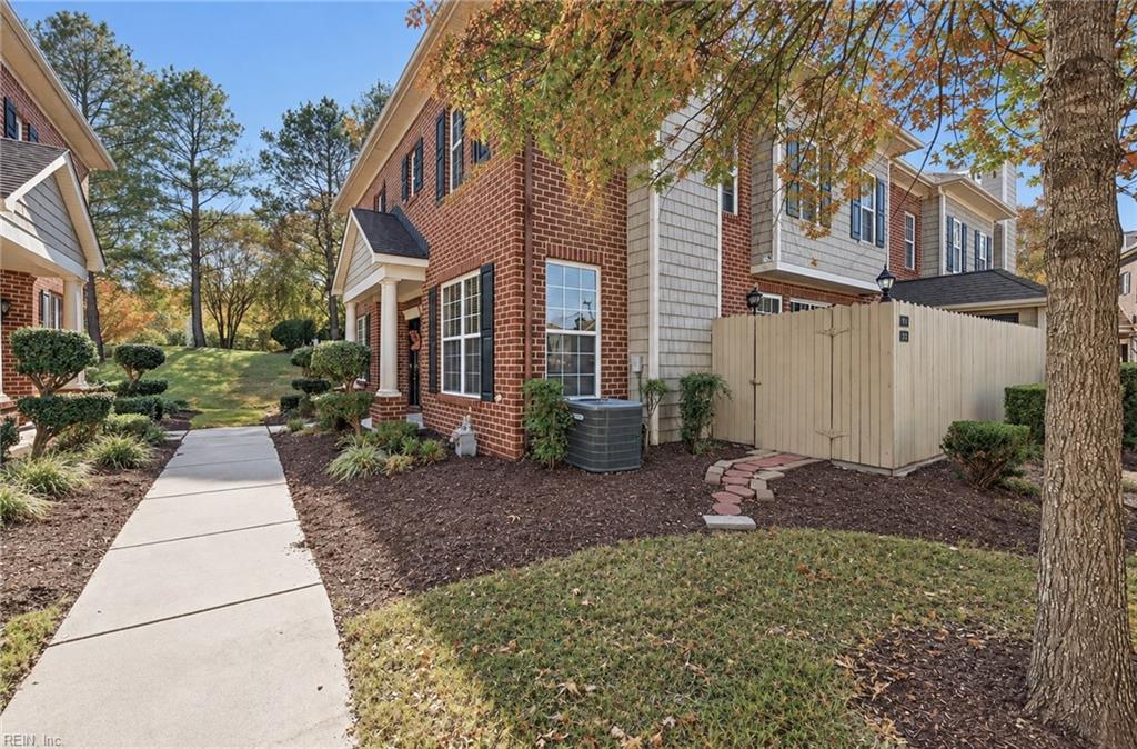 Photo of 1081 Gamston Lane, Virginia Beach, VA 23455 (MLS # 10659921)