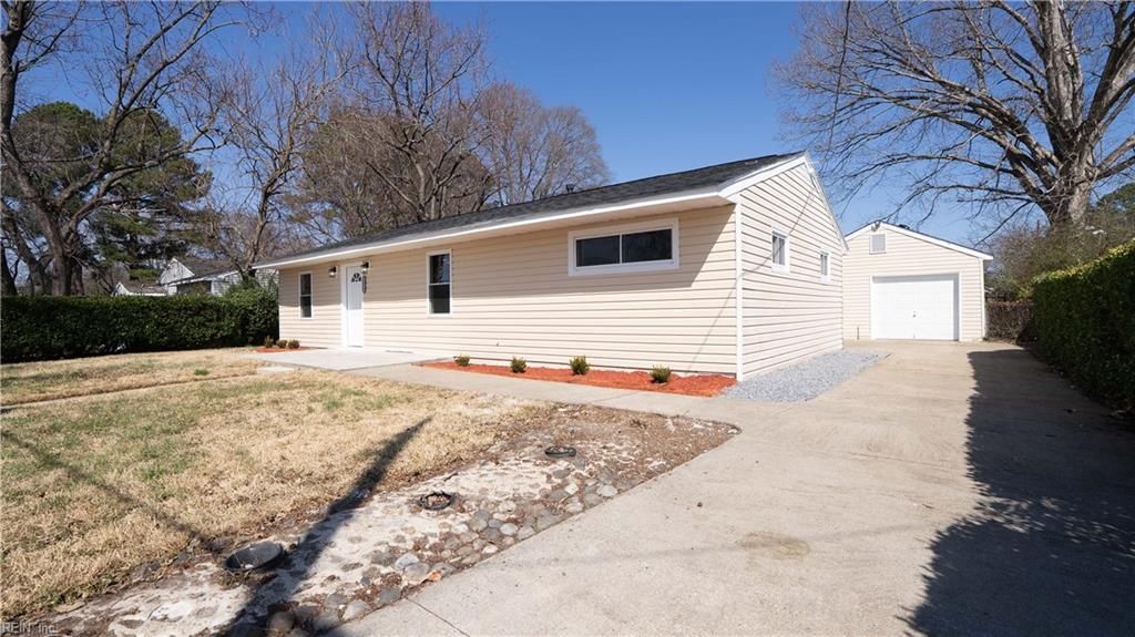 Photo of 2924 Smithfield Road, Portsmouth, VA 23702 (MLS # 10624766)