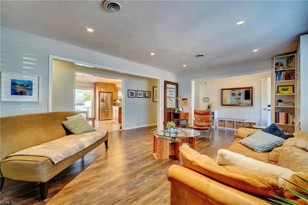 Virginia Beach, Virginia 23451, United States, 3 Bedrooms Bedrooms, ,2 BathroomsBathrooms,Residential,Active,232612