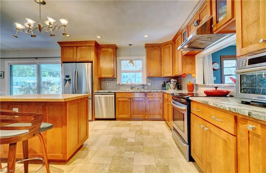 Virginia Beach, Virginia 23451, United States, 3 Bedrooms Bedrooms, ,2 BathroomsBathrooms,Residential,Active,232612