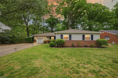 Photo of 18 Ridgewood Parkway, Newport News, VA 23608 (MLS # 10632154)