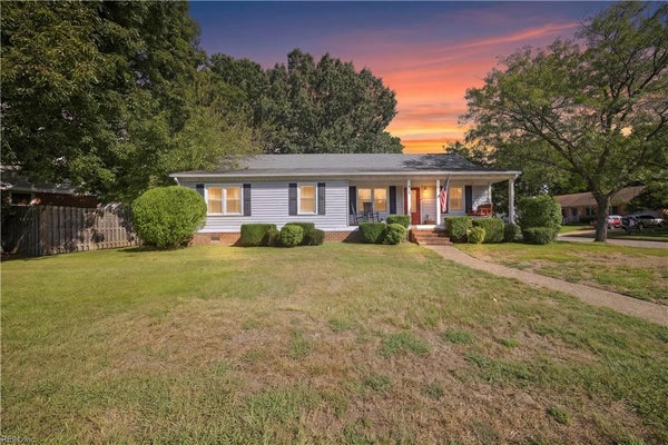 808 TIVERTON PL, CHESAPEAKE, VA 23320 - Image 6197e0493f0e16ef6f2a93b3fec7d7b0/415832425