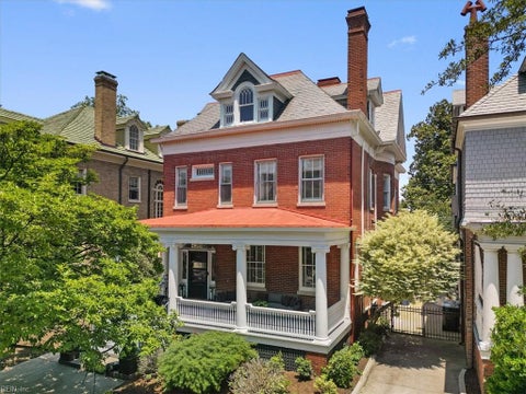 Photo for 540 Pembroke Avenue