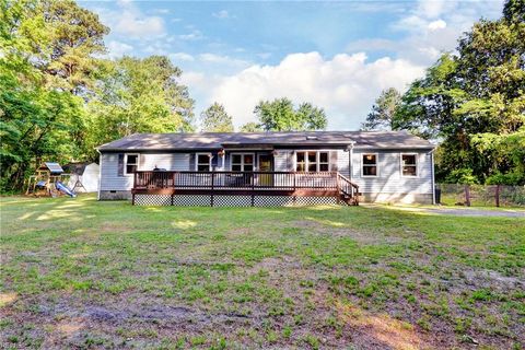 3076 Browns Bay RD Hayes VA 23072