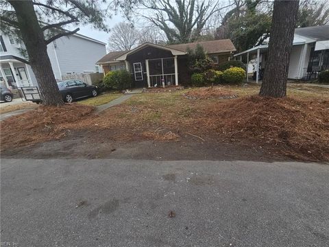 Photo of 2713 Roanoke Avenue, Portsmouth, VA 23704 (MLS # 10623413)